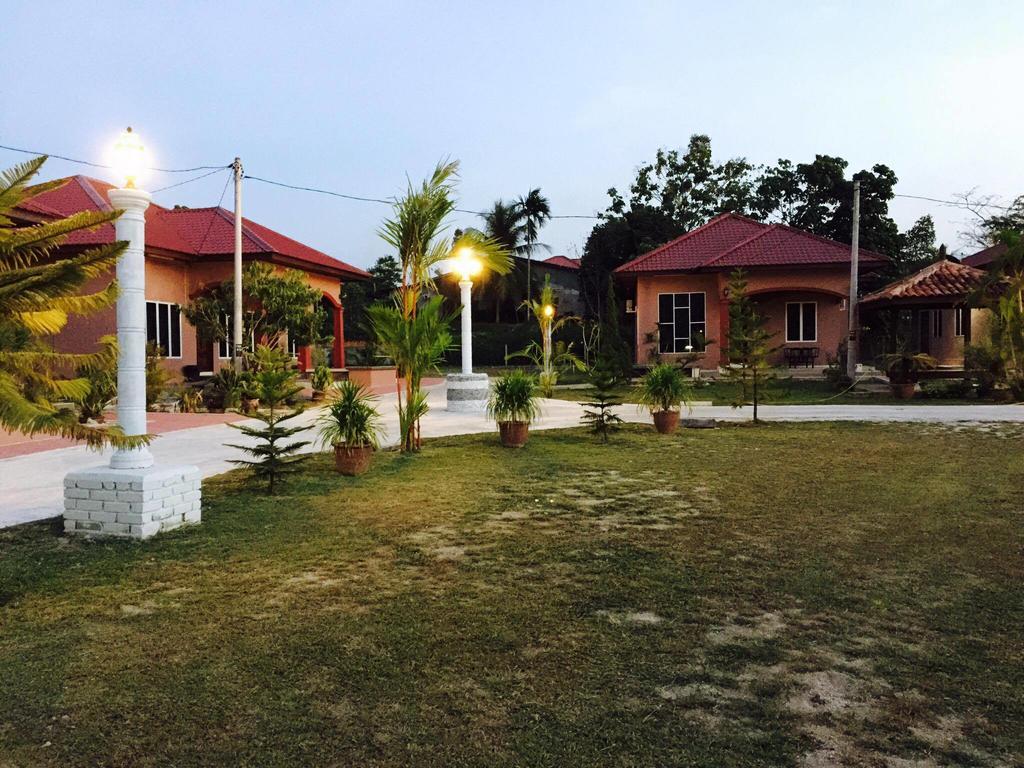 Harmony Guesthouse Sdn Bhd Padang Mat Sirat Eksteriør billede